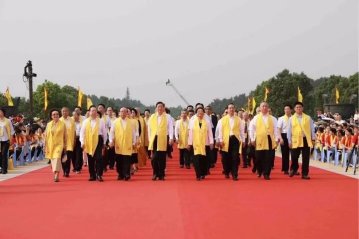 程力集团环卫车助力“2018世界华人寻根节“环卫清洁，为中国专汽之都增添荣耀受到社会各界广泛赞誉