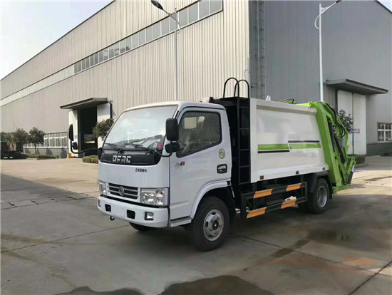 东风福瑞卡5方（带斗式）压缩垃圾车