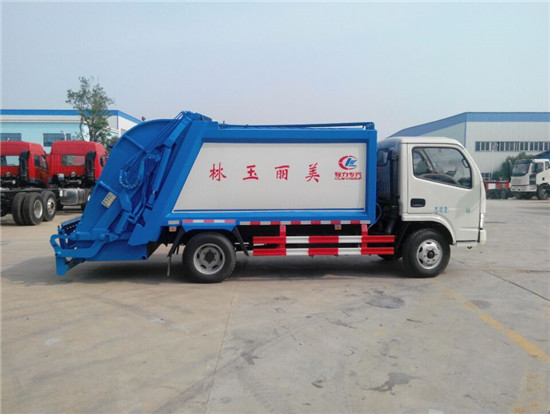 东风福瑞卡（5方带挂桶）压缩垃圾车