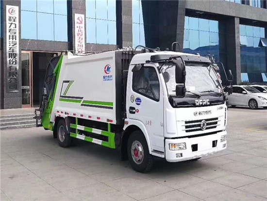 东风多利卡7-8方（挂桶式）压缩垃圾车
