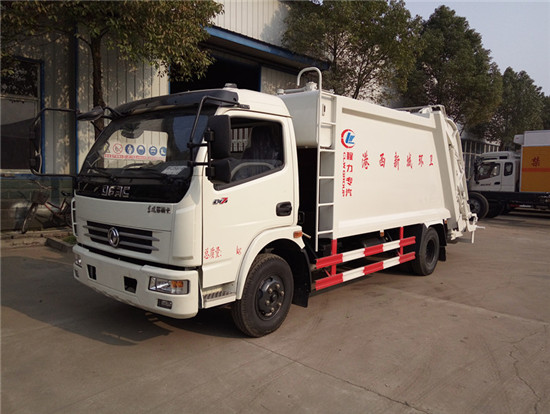 东风多利卡7-8方（带斗式）压缩垃圾车