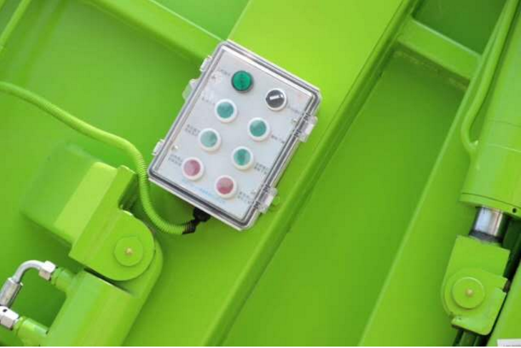 东风专底压缩垃圾车10方