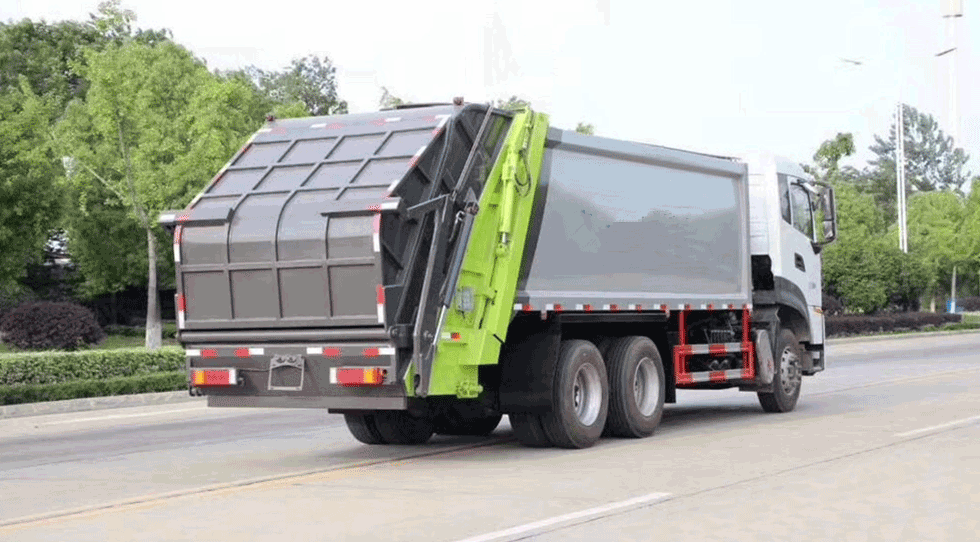 国六东风天龙后双桥压缩式垃圾车