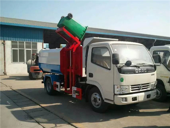 东风福瑞卡5方挂桶垃圾车