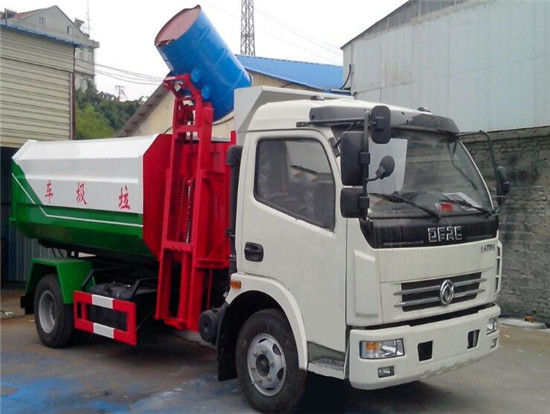 东风多利卡7-8方挂桶垃圾车