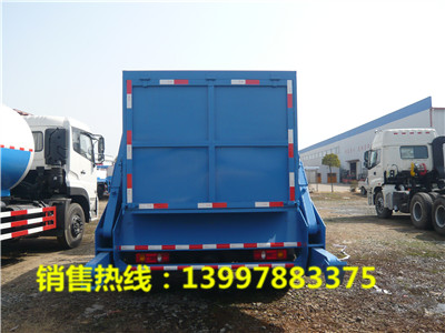 东风天锦摆臂垃圾车