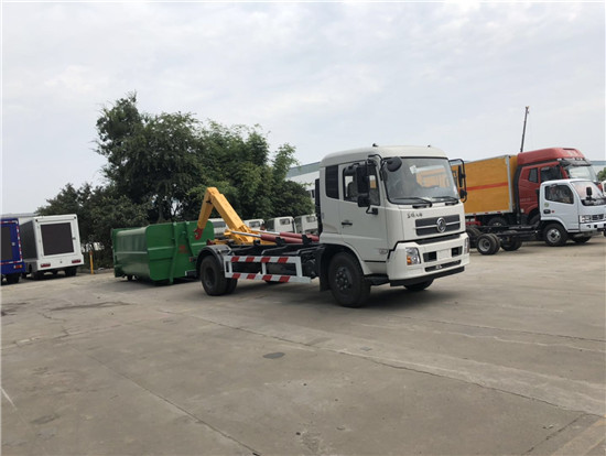 东风天锦车厢可卸式垃圾车