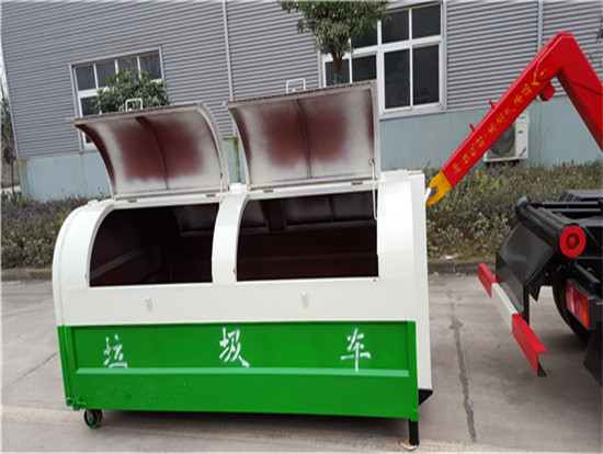 福田4方勾臂垃圾车