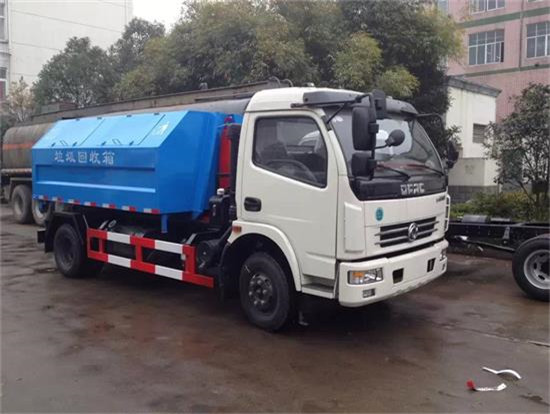 东风多利卡6—8方勾臂垃圾车