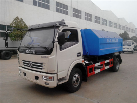 东风多利卡6—8方勾臂垃圾车