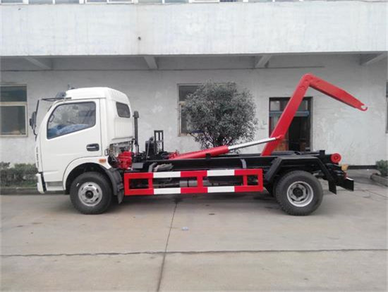 东风多利卡6—8方勾臂垃圾车