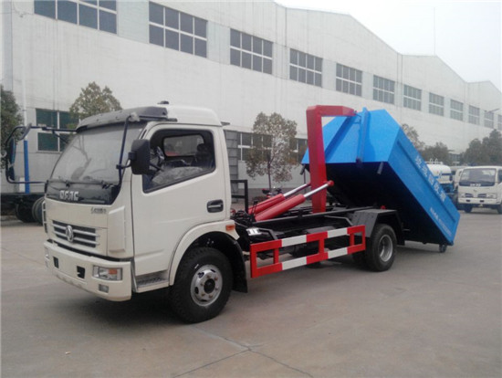 东风多利卡6—8方勾臂垃圾车