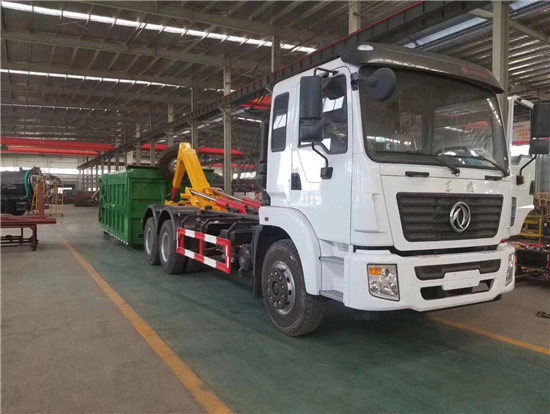 东风天龙后双桥车厢可卸式垃圾车