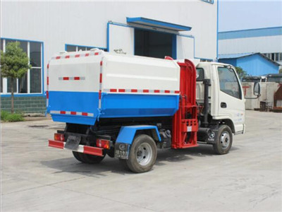 凯马自装卸式垃圾车