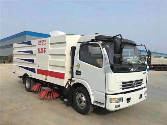 东风多利卡扫路车