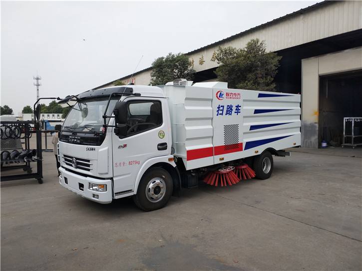 东风多利卡扫路车