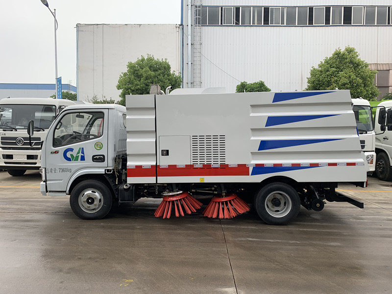 东风福瑞卡扫路车