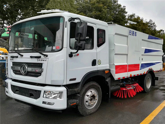 东风D9扫路车