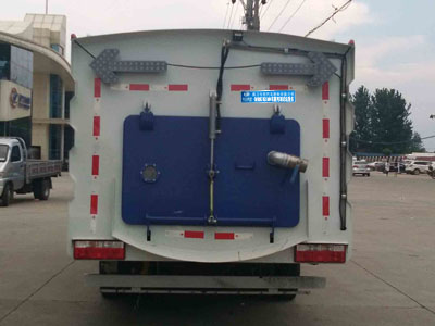 东风多利卡8方洗扫车