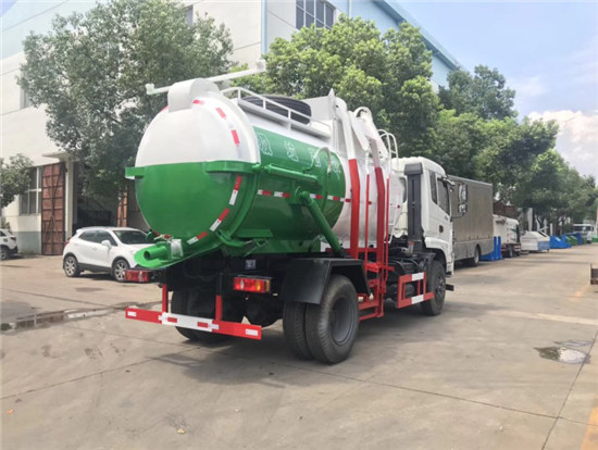 东风御虎餐厨垃圾车