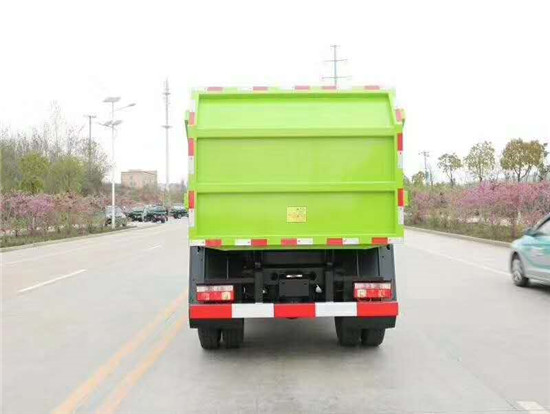 东风多利卡压缩对接式垃圾车
