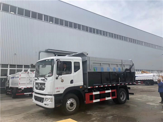 东风D9对接自卸翼展式垃圾车