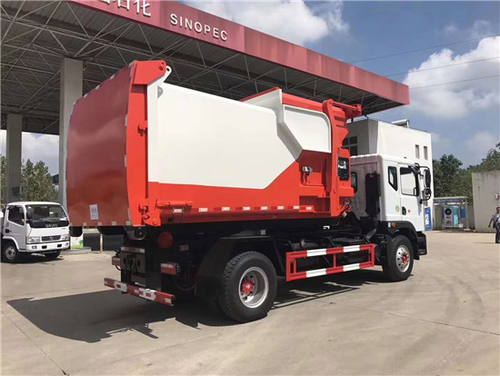 东风D9勾臂垃圾车