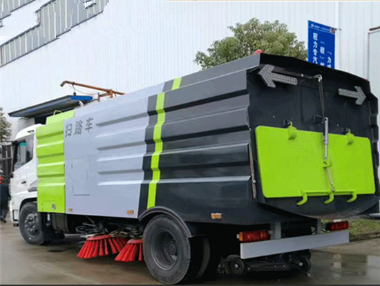 东风天锦12方扫路车