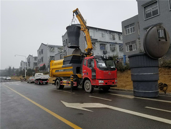 吊装式压缩垃圾车