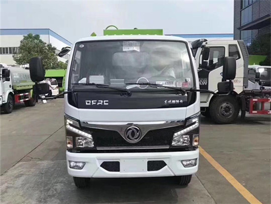 东风多利卡D7方罐（国六）餐厨垃圾车