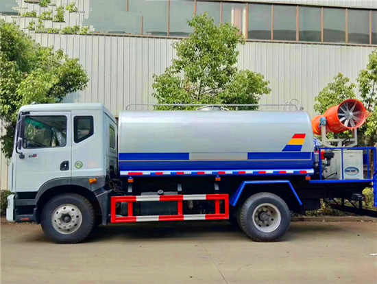 东风D9抑尘喷洒车