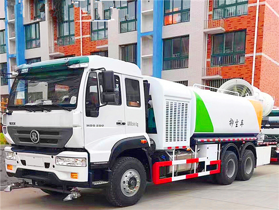 重汽斯太尔LNG国六多功能抑尘车