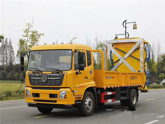 东风天锦防撞缓冲车