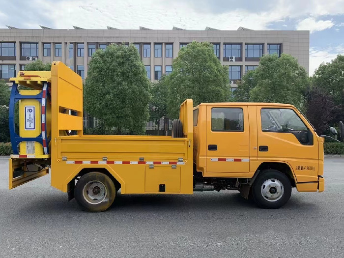 江铃防撞缓冲车