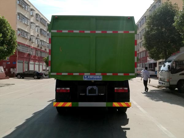 东风D9压缩式对接垃圾车