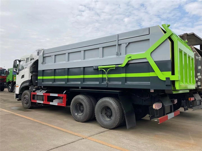 东风天龙自卸翼展垃圾车