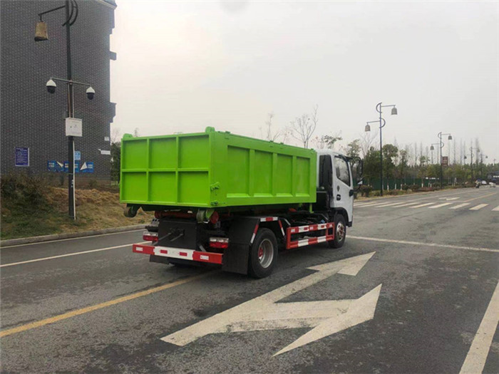 东风多利卡蓝牌车厢可卸式垃圾车