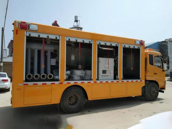 东风天锦排水车