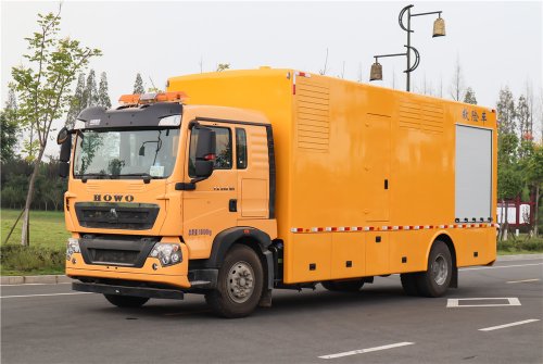 重汽豪沃3000-4000³排水车