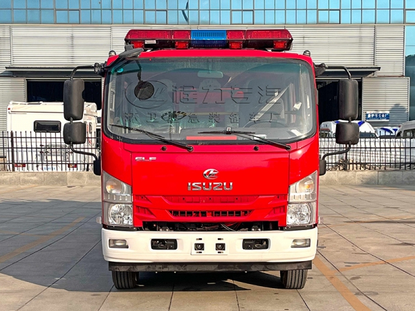 五十铃3.5T泡沫消防车